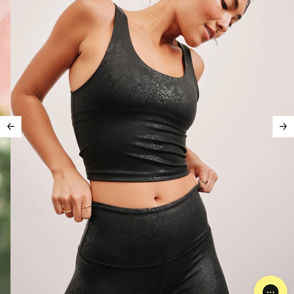 Beyond Yoga Sleek Black Sports Bra/tank - Picture 2 of 4